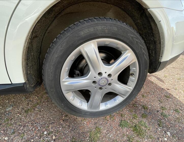 Mercedes-Benz Třídy M SUV 3,0 l 165 kw