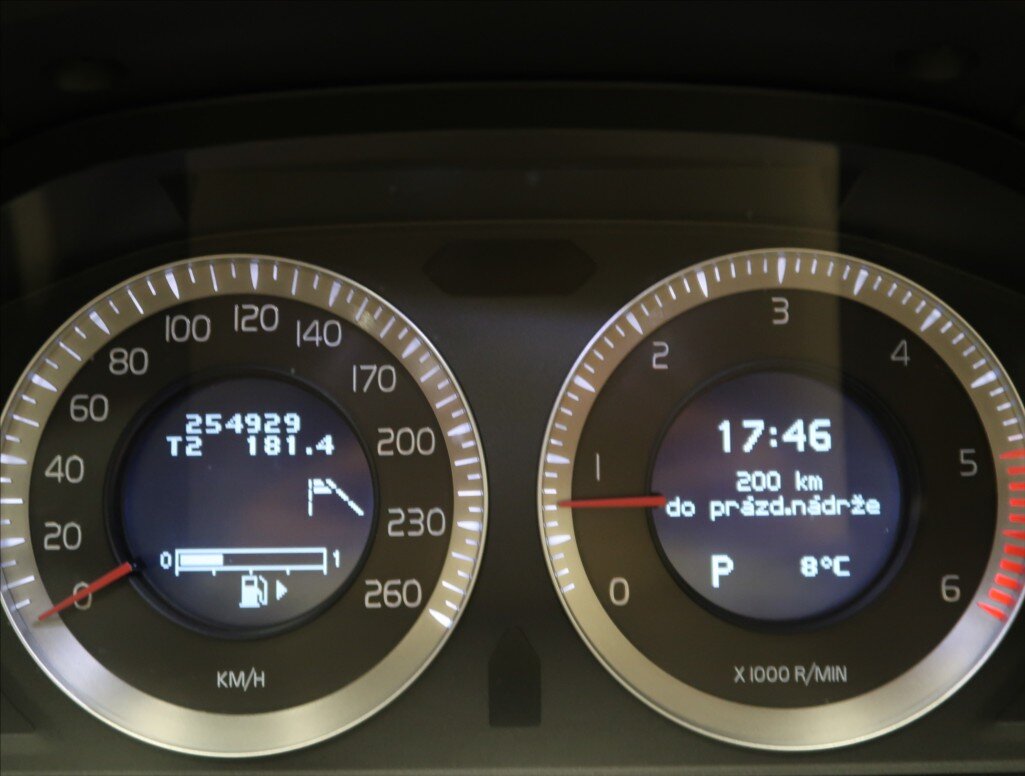 Volvo XC60 SUV / Terénní 2,4 l 120 kw