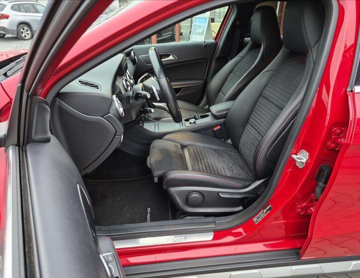 Mercedes-Benz GLA SUV 1,6 l 115 kw