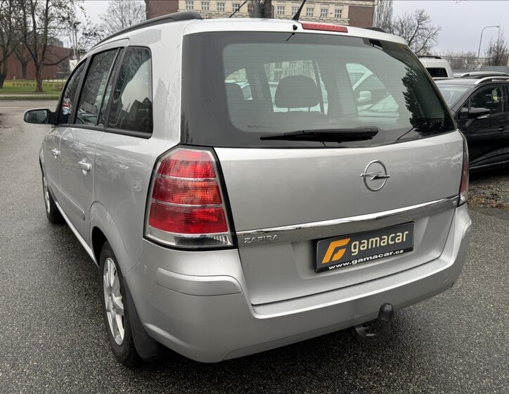 Opel Zafira 8
