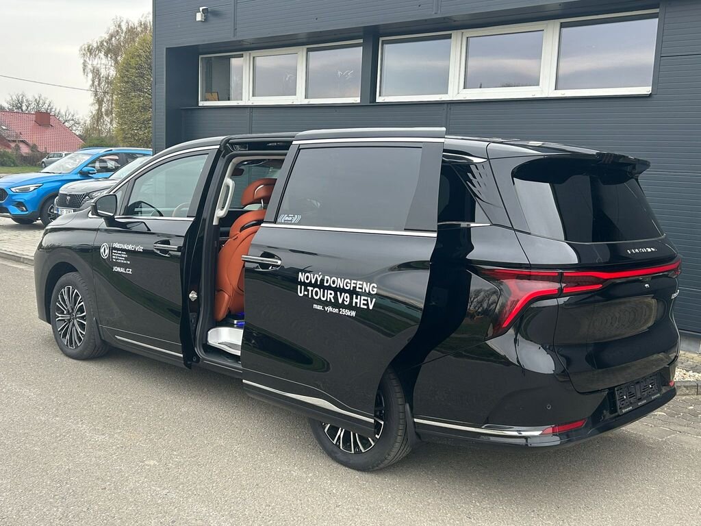 Dongfeng Ostatní MPV 1,5 l 255 kw