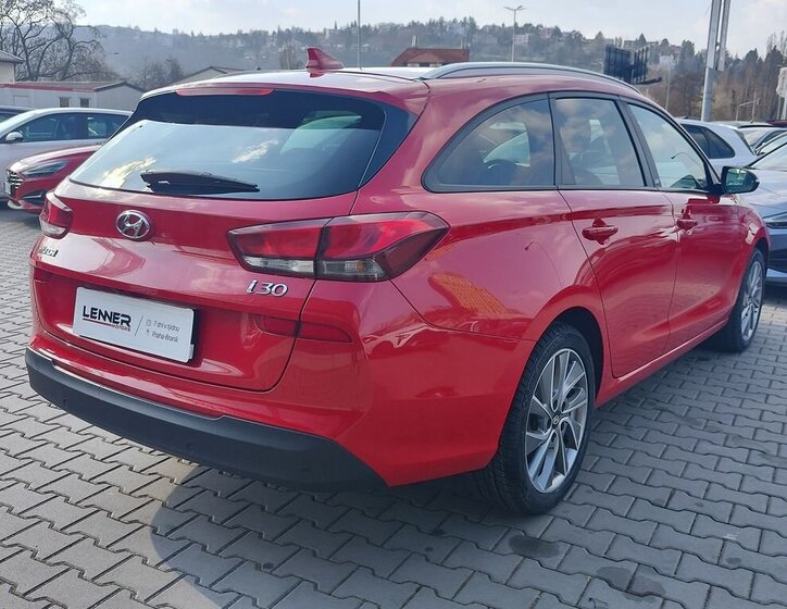 Hyundai i30 Kombi 1,4 l 103 kw
