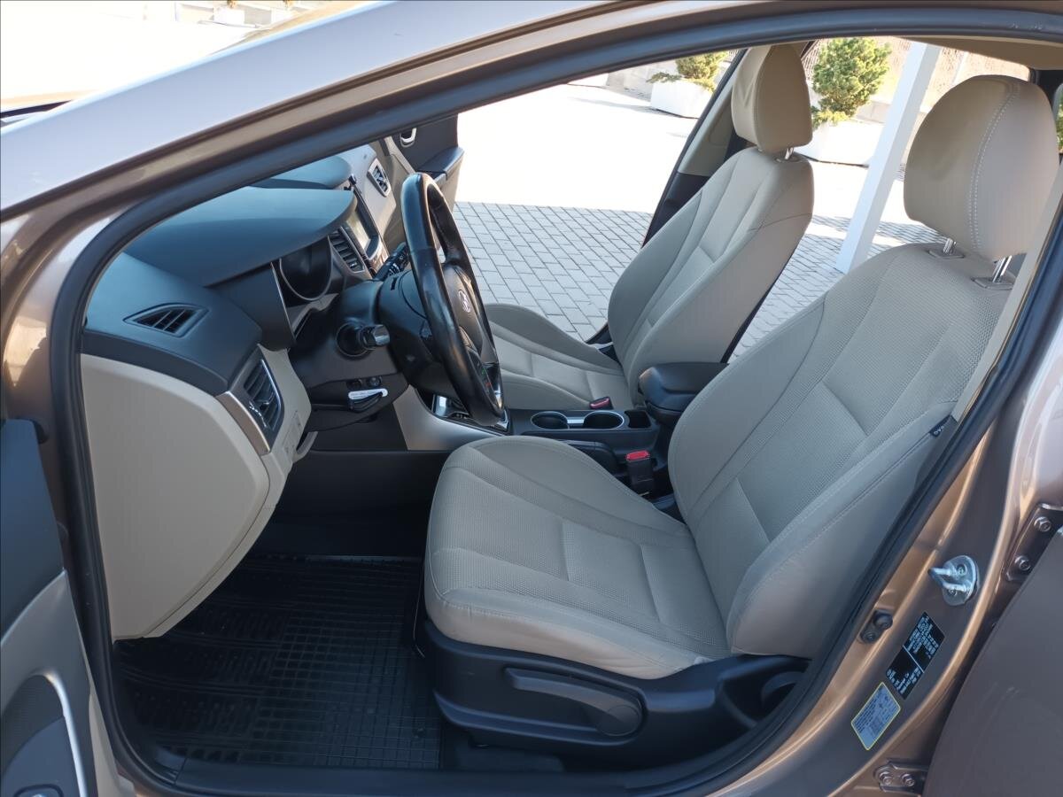 Hyundai i30 Kombi 1,6 l 99 kw