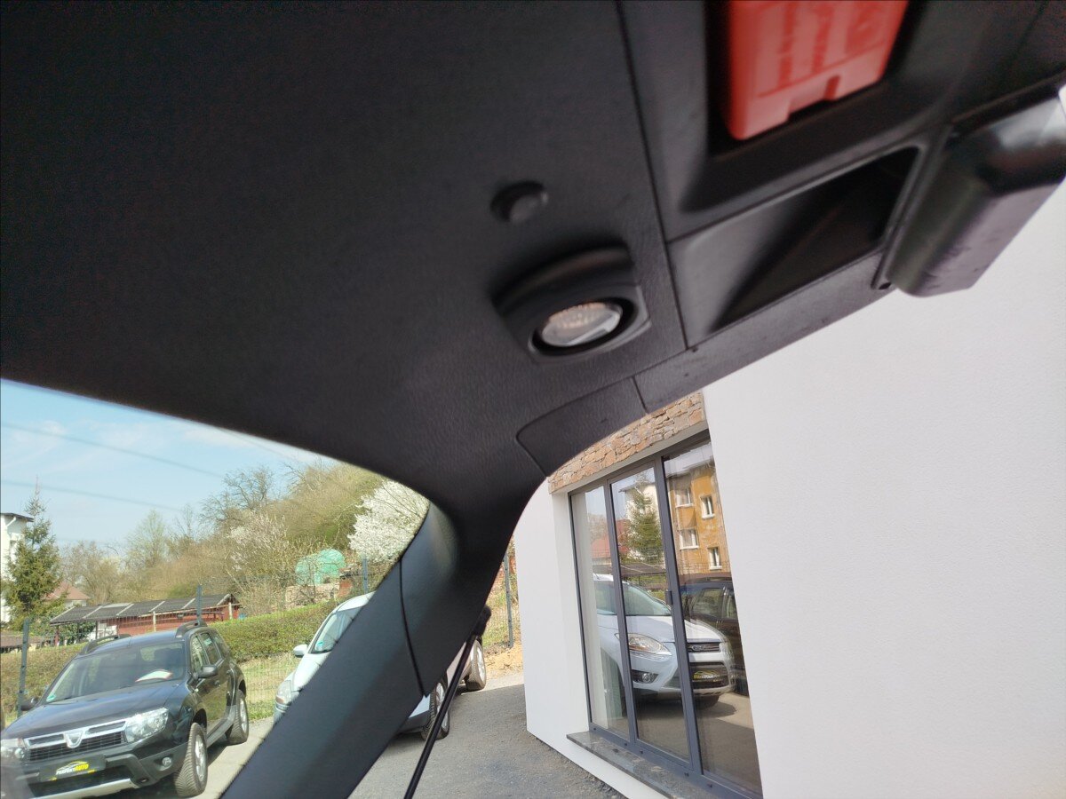 Volkswagen Passat Kombi 2,0 l 103 kw