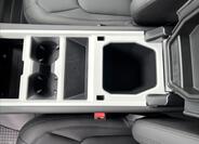 Land Rover Defender 28