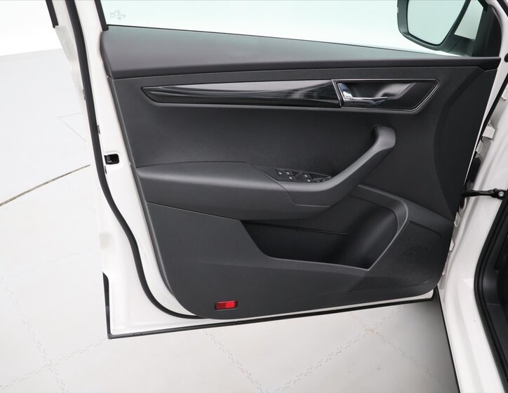 Škoda Karoq SUV / Terénní 1,6 l 85 kw