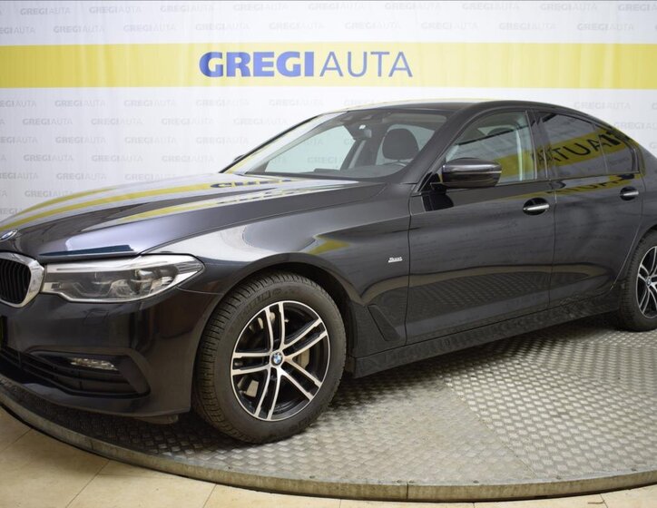 BMW Řada 5 Sedan / Limuzína 3,0 l 195 kw