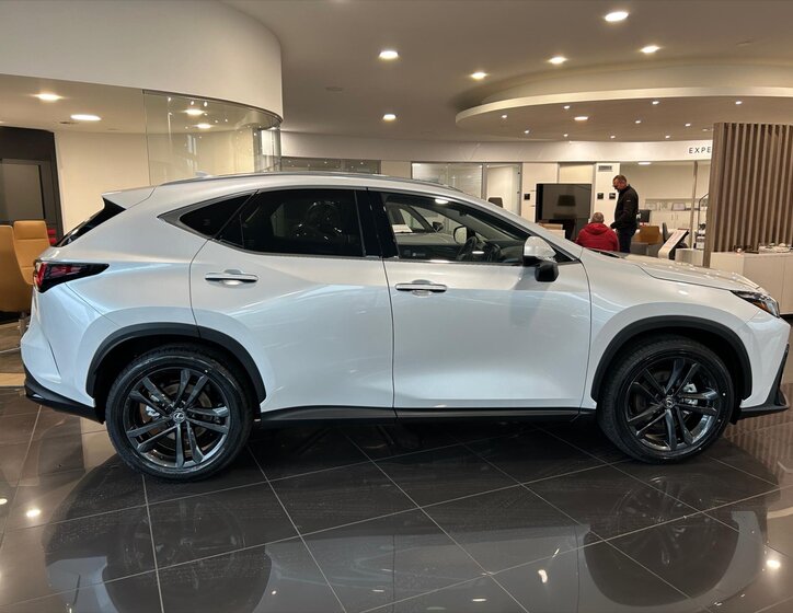 Lexus NX 350h SUV 2,5 l 179 kw