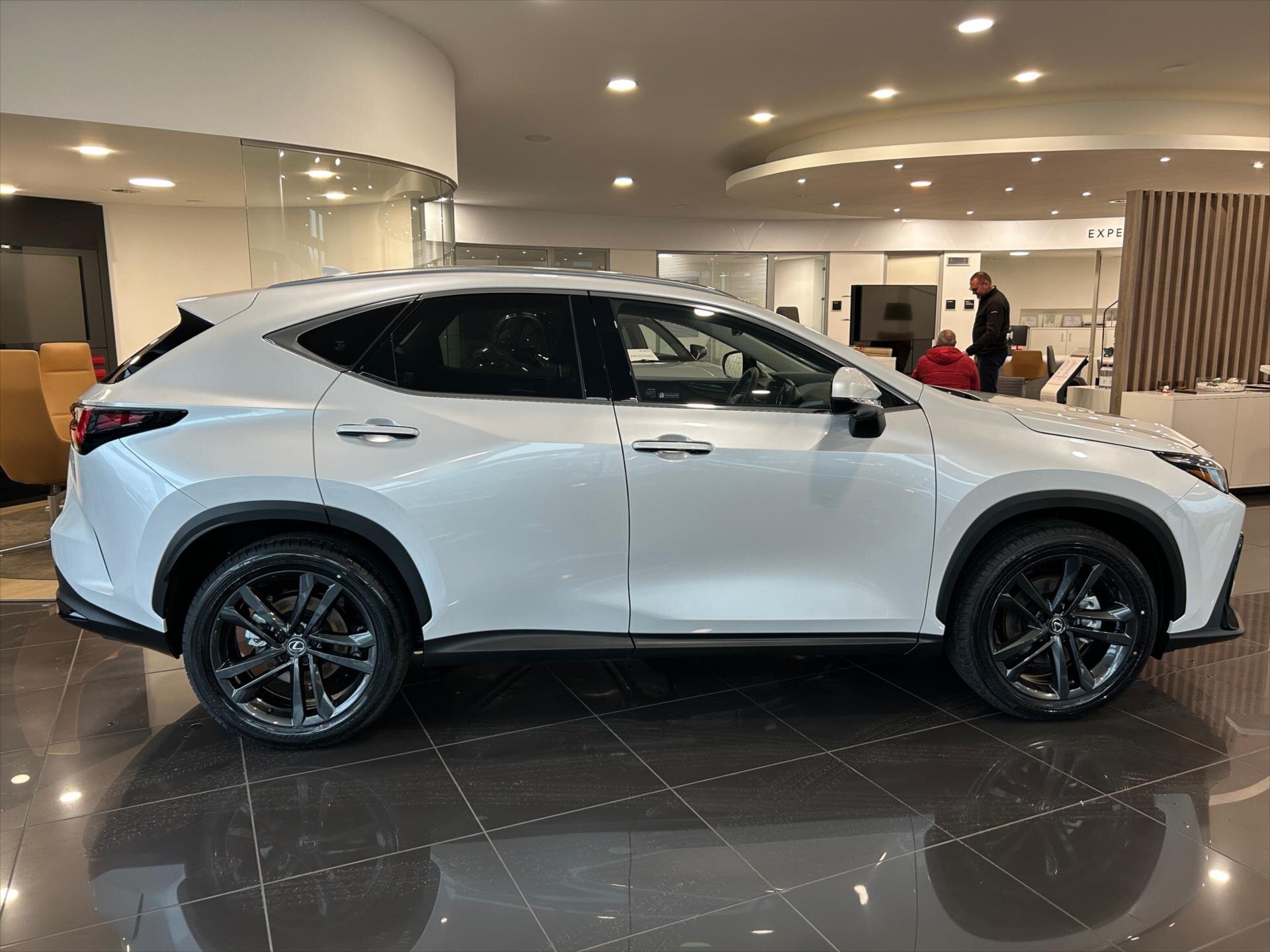 Lexus NX 350h SUV 2,5 l 179 kw