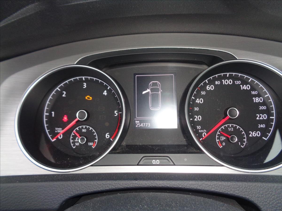 Volkswagen Golf Kombi 1,6 l 77 kw