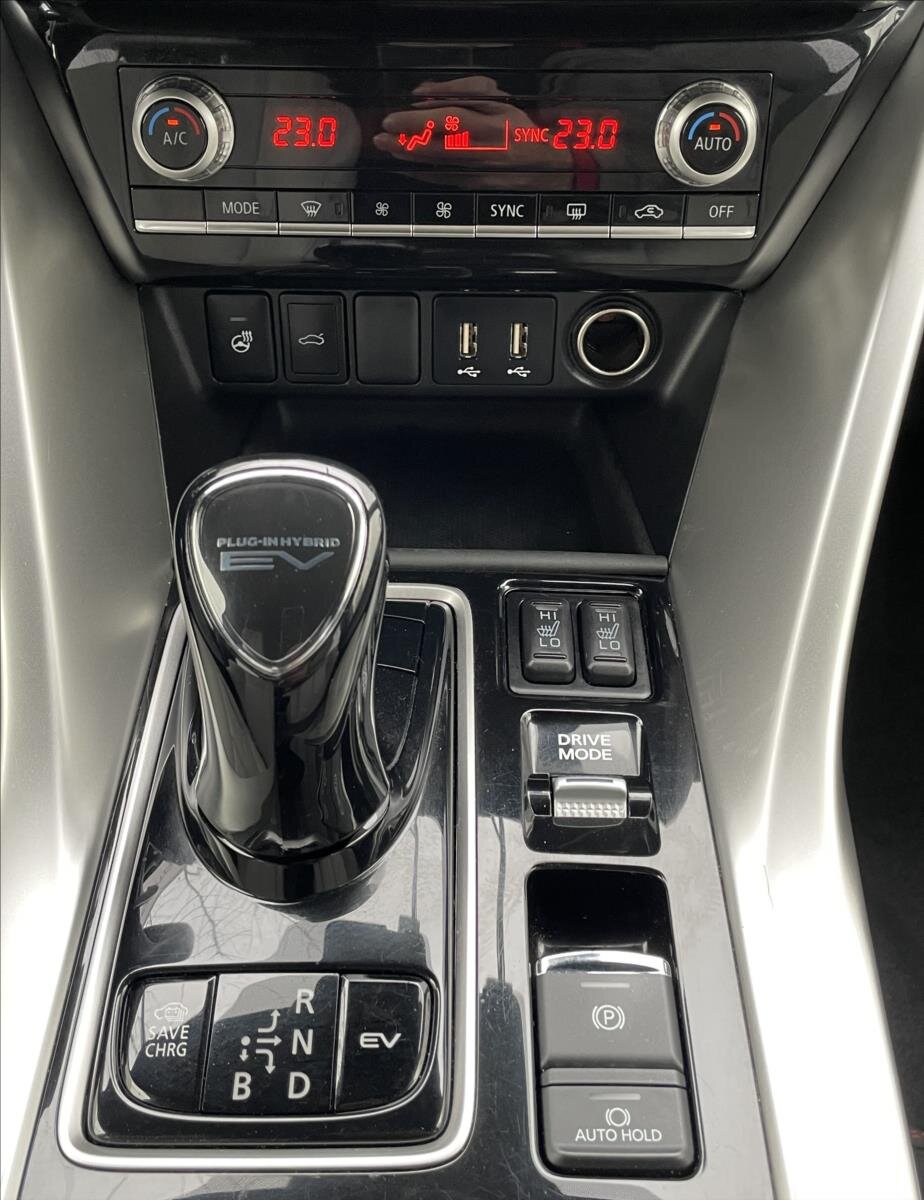 Mitsubishi Eclipse Cross SUV 2,4 l 130 kw