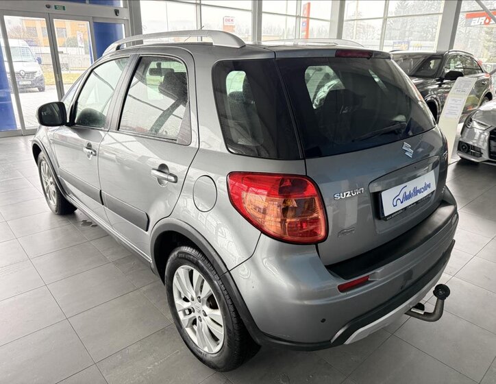 Suzuki SX4 Hatchback 2,0 l 99 kw