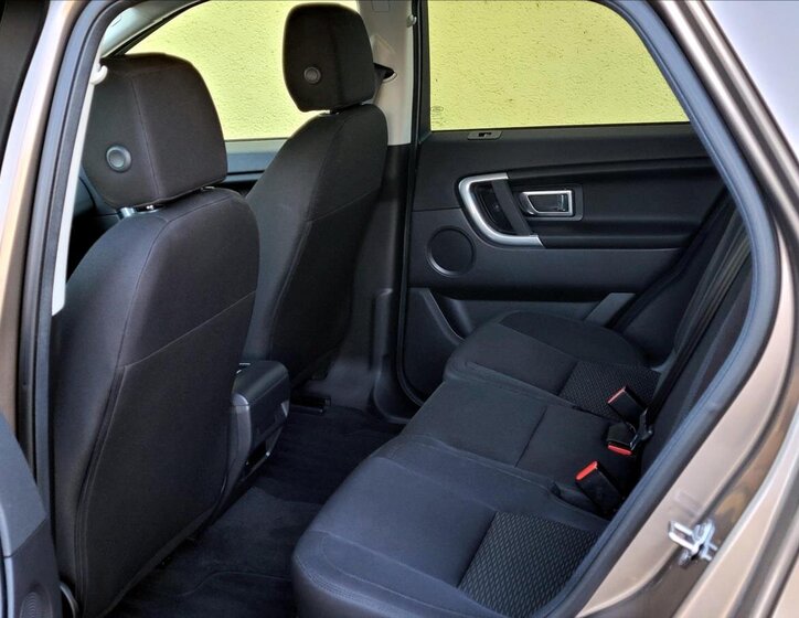 Land Rover Discovery Sport 16