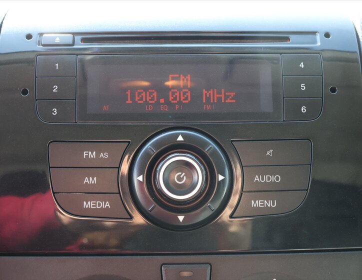 Peugeot Boxer Valník 2,2 l 88 kw