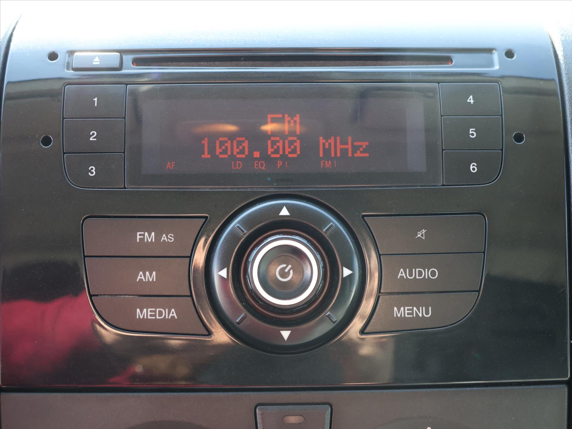 Peugeot Boxer Valník 2,2 l 88 kw