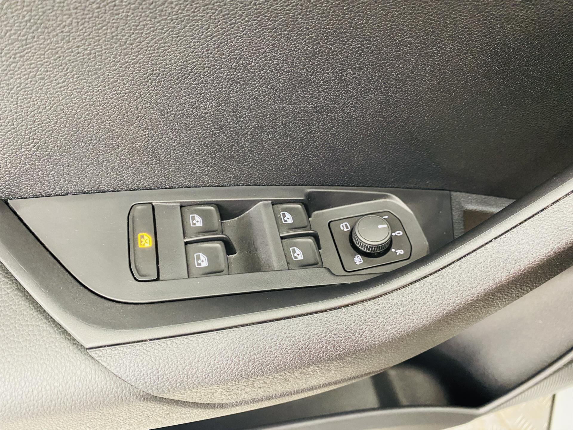 Škoda Karoq SUV / Terénní 1,5 l 110 kw