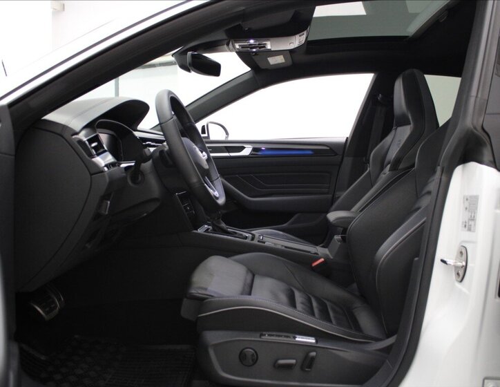 Volkswagen Arteon Liftback 2,0 l 206 kw