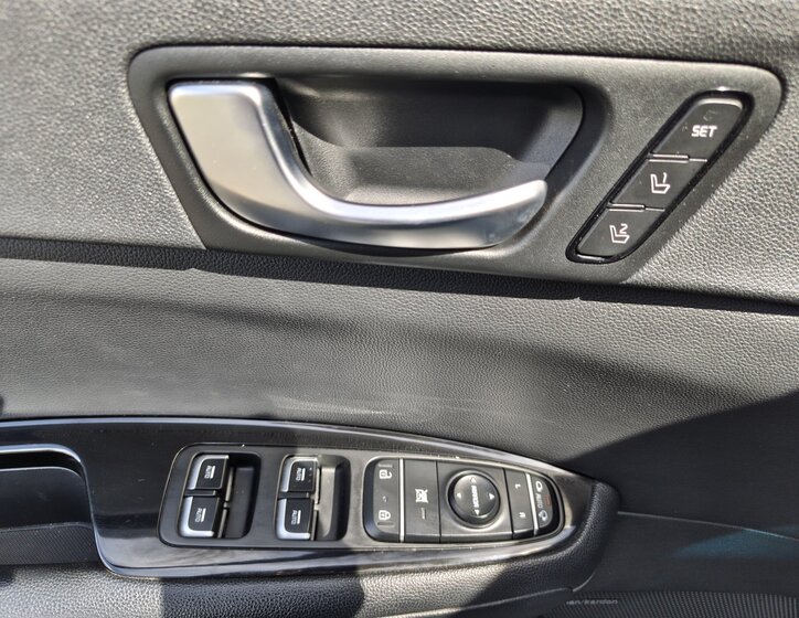 KIA Optima Sedan / Limuzína 2,0 l 115 kw