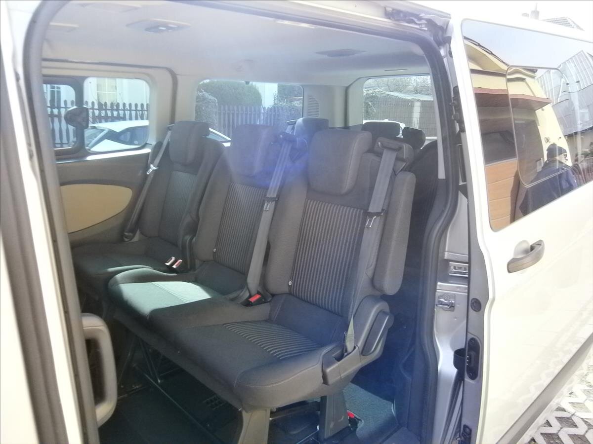 Ford Tourneo Custom Kombi 2,0 l 96 kw