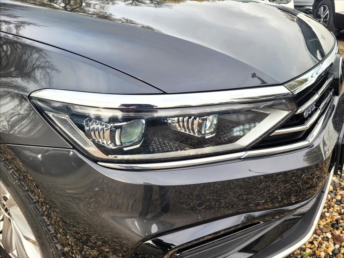 Volkswagen Passat Kombi 1,4 l 160 kw