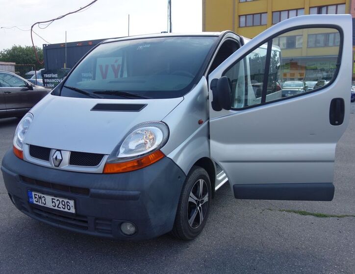 Renault Trafic 13