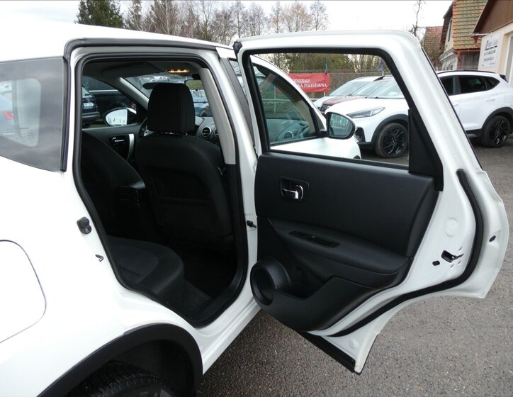 Nissan Qashqai SUV 2,0 l 104 kw