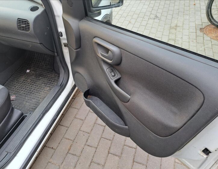 Opel Combo Skříň 1,2 l 55 kw