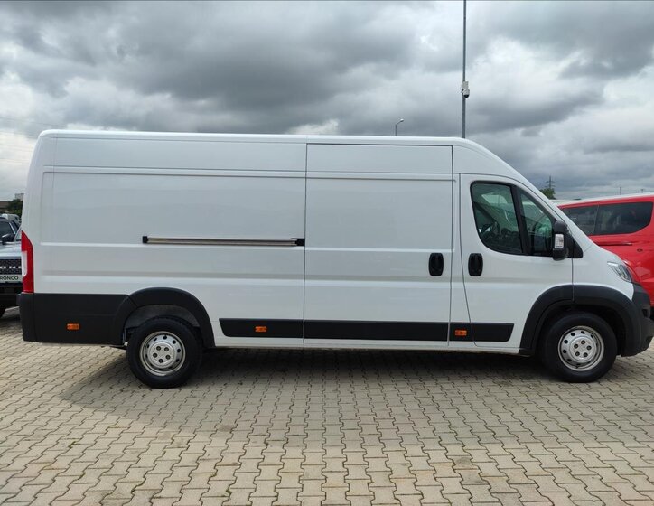 Opel Movano Skříň 2,2 l 121 kw