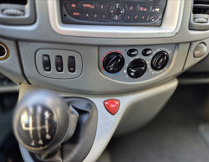 Opel Vivaro Kombi 2,5 l 107 kw