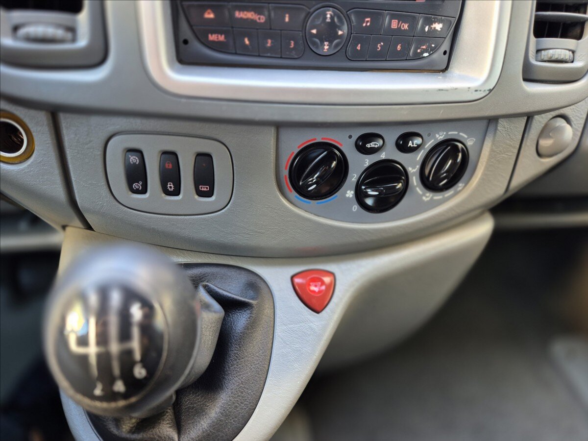 Opel Vivaro Kombi 2,5 l 107 kw