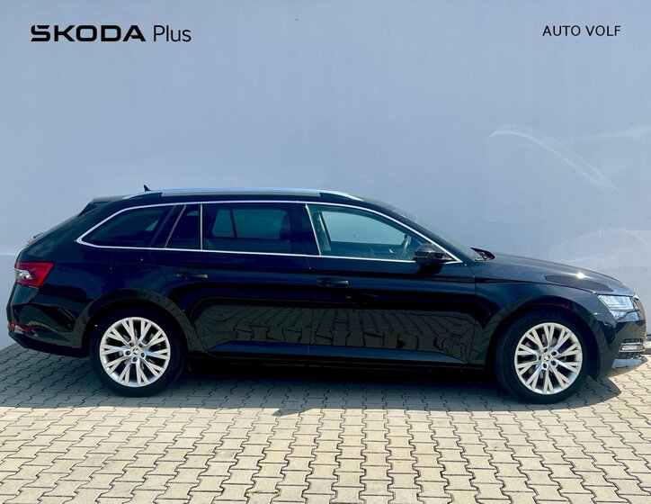 Škoda Superb 9