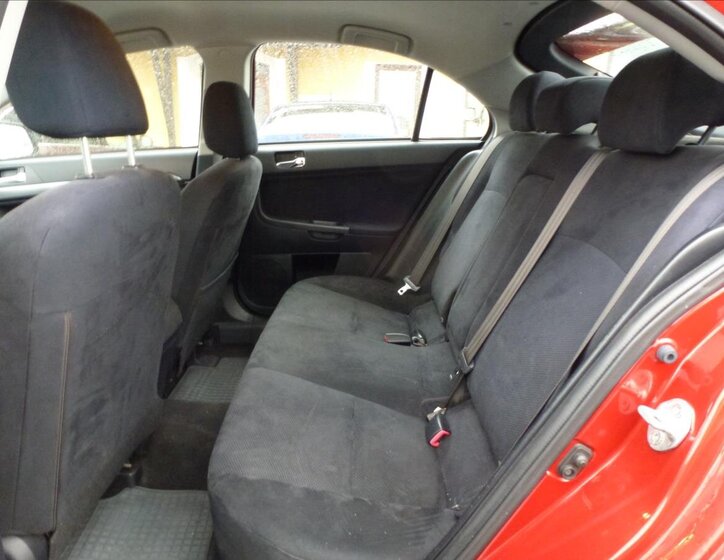 Mitsubishi Lancer Hatchback 2,0 l 217 kw