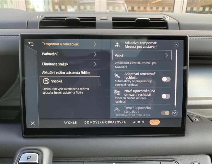 Land Rover Defender SUV 3,0 l 221 kw