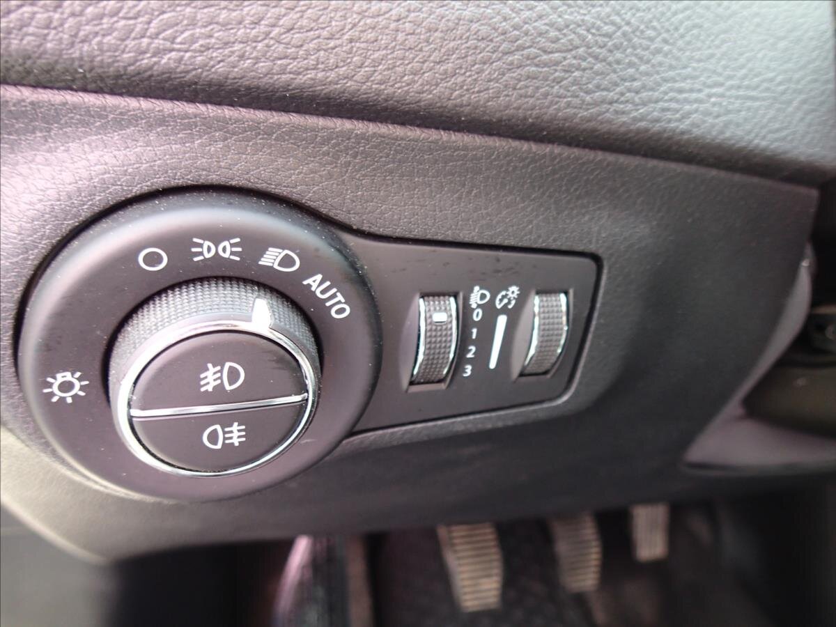 Jeep Compass SUV / Terénní 2,0 l 103 kw