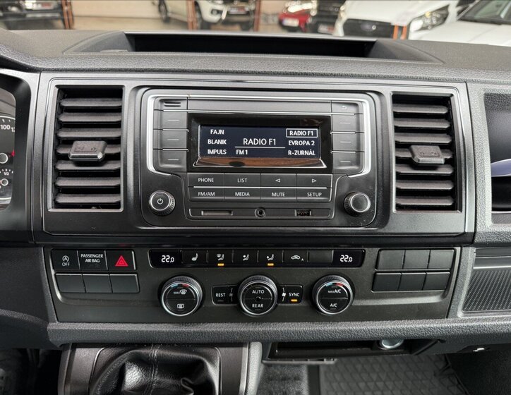 Volkswagen Caravelle MPV 2,0 l 110 kw