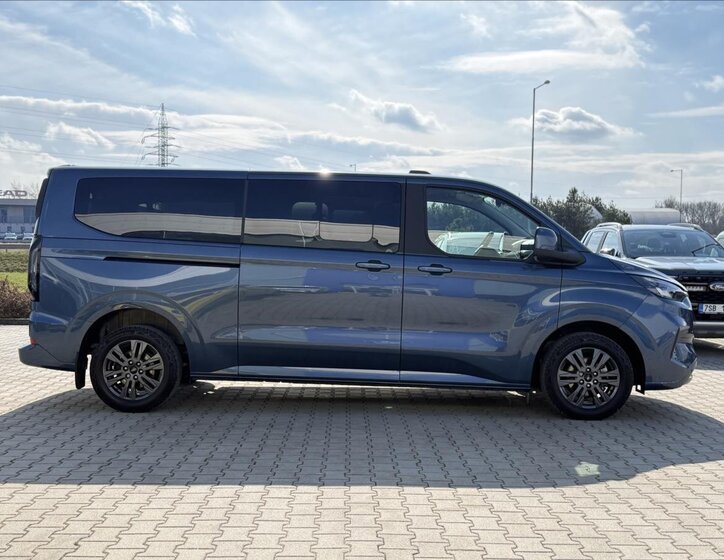 Ford Tourneo Custom MPV 2,0 l 125 kw