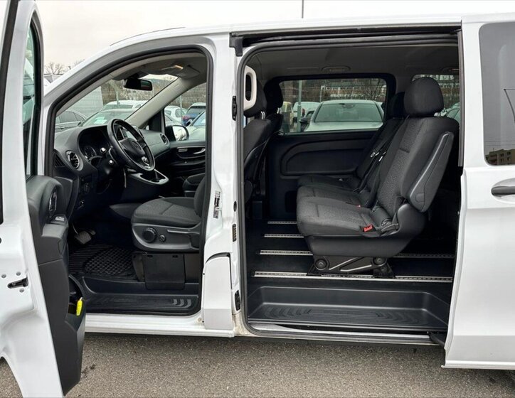 Mercedes-Benz Vito 12