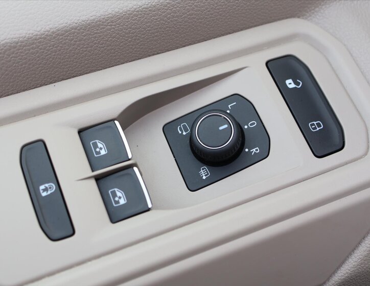 Volkswagen Multivan Kombi 1,4 l 110 kw