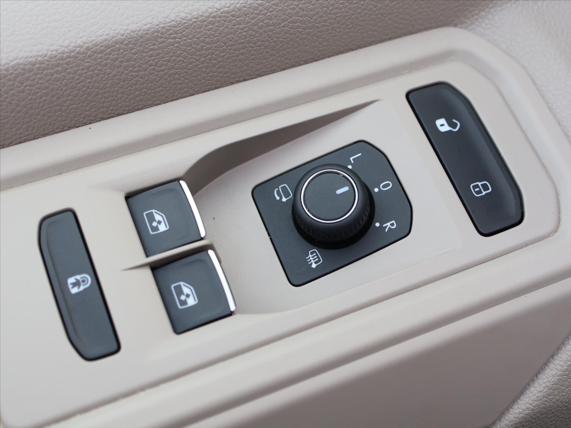 Volkswagen Multivan Kombi 1,4 l 110 kw