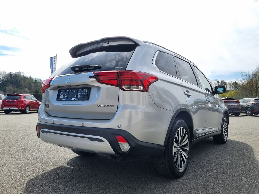 Mitsubishi Outlander SUV / Terénní 2,0 l 110 kw