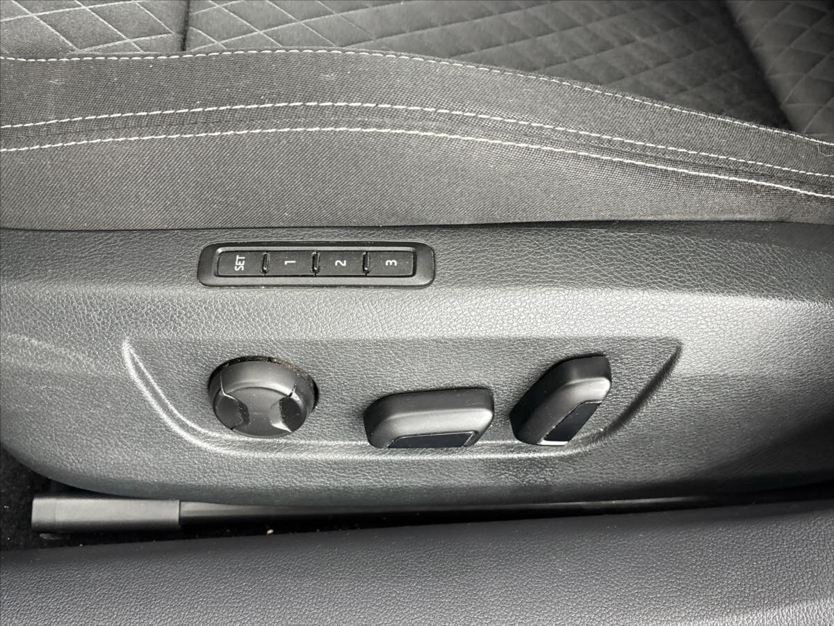 Škoda Superb Kombi 2,0 l 140 kw