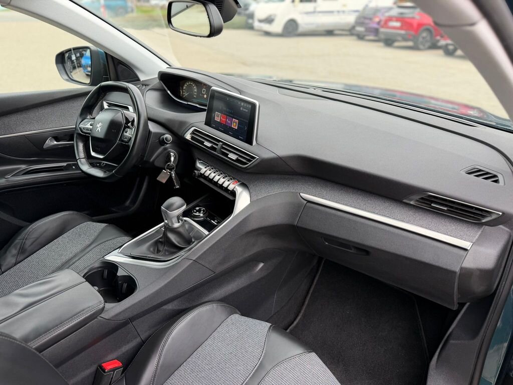 Peugeot 5008 SUV / Terénní 2,0 l 110 kw