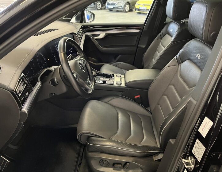 Volkswagen Touareg SUV / Terénní 3,0 l 210 kw