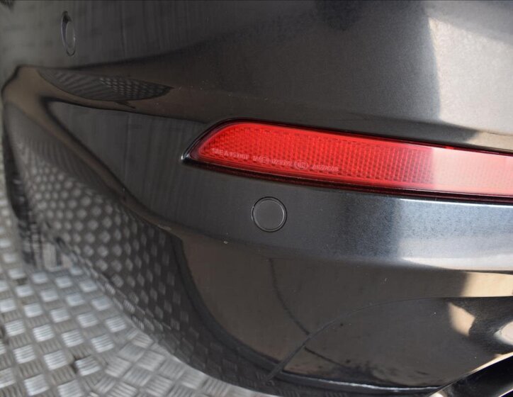 BMW Řada 5 Sedan / Limuzína 3,0 l 195 kw