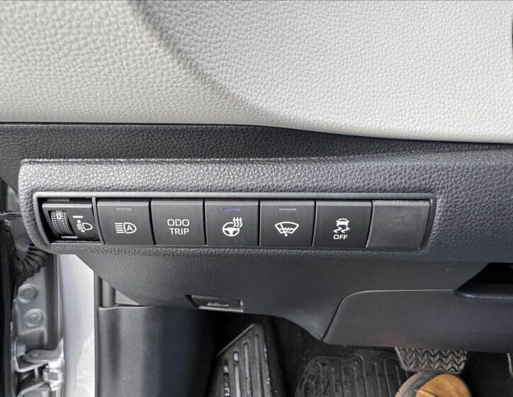 Toyota Corolla Sedan / Limuzína 1,8 l 72 kw