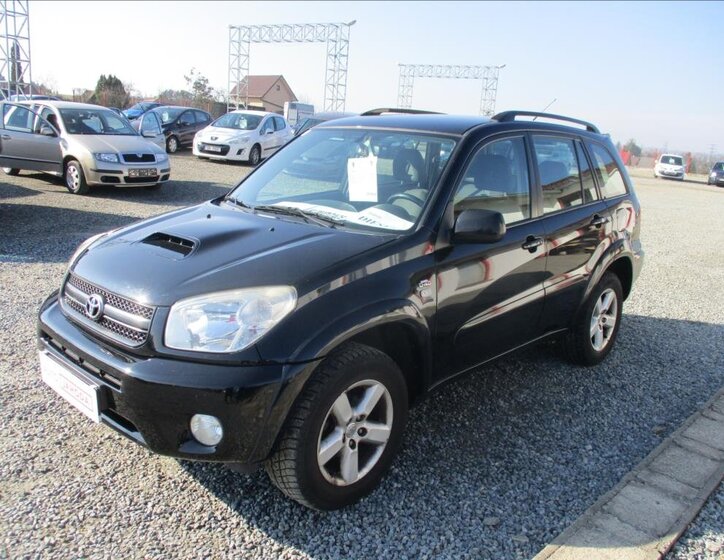 Toyota RAV4 SUV 2,0 l 85 kw