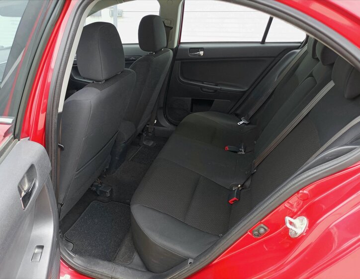 Mitsubishi Lancer Hatchback 1,6 l 86 kw