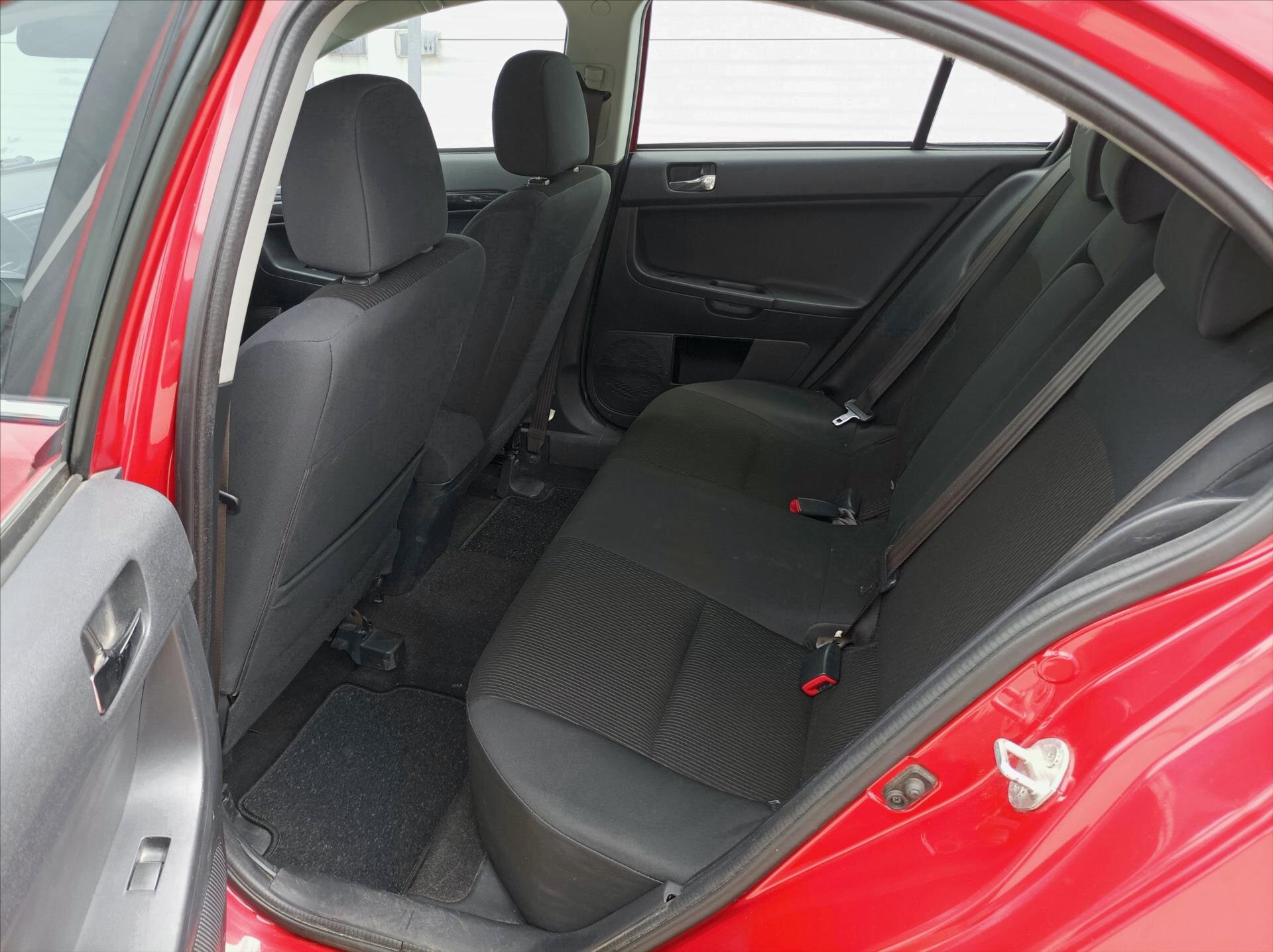 Mitsubishi Lancer Hatchback 1,6 l 86 kw