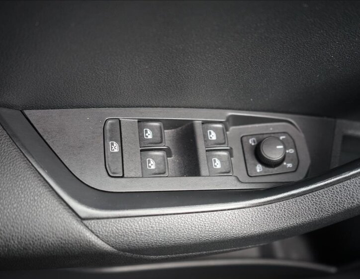 Škoda Karoq SUV / Terénní 1,5 l 110 kw