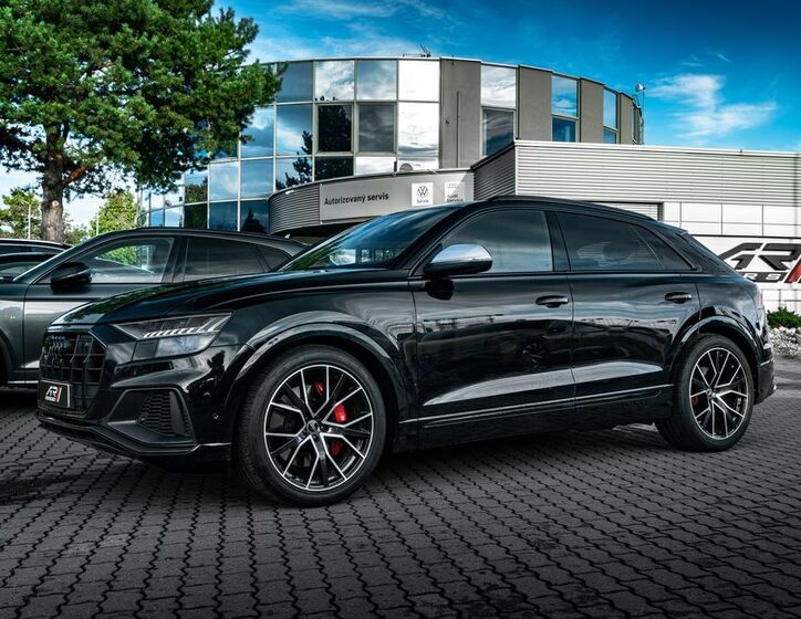 Audi SQ8 29